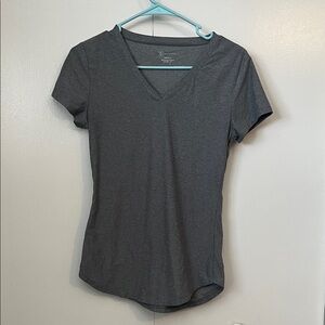 No Boundaries Dark Gray V-Neck Short Sleeve Tee